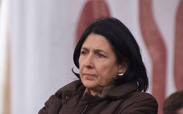 Gürcüstanın aviaşirkəti prezidenti qara siyahıya saldı