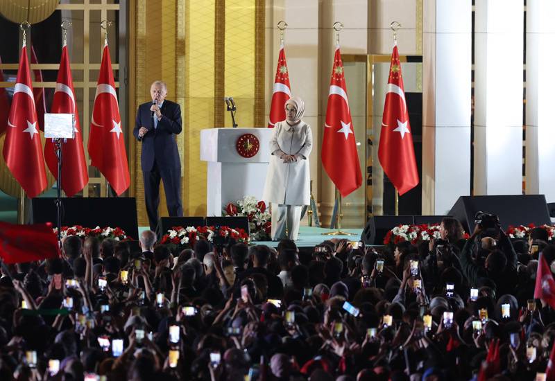 Əminə Ərdoğan seçicilərə təşəkkür etdi - FOTO