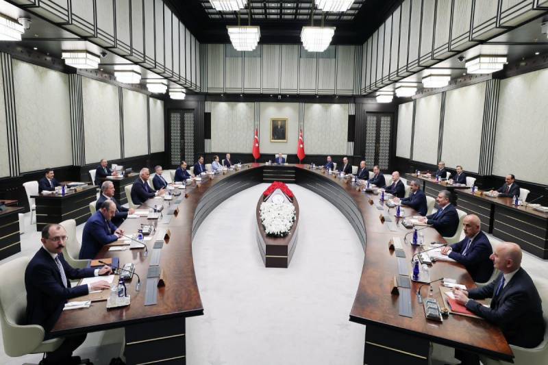 Ərdoğan köhnə komandasını sonuncu dəfə topladı