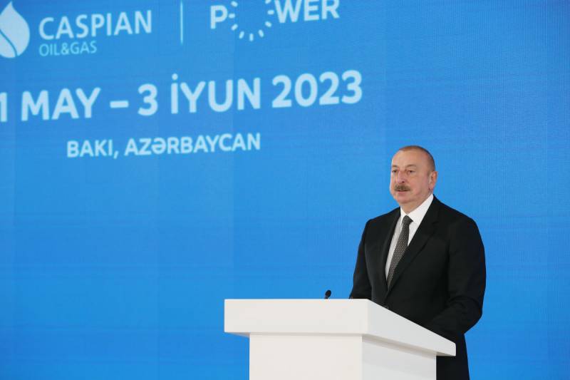 \"Azərbaycanın nəhəng bərpaolunan enerji potensialı var\" - Prezident