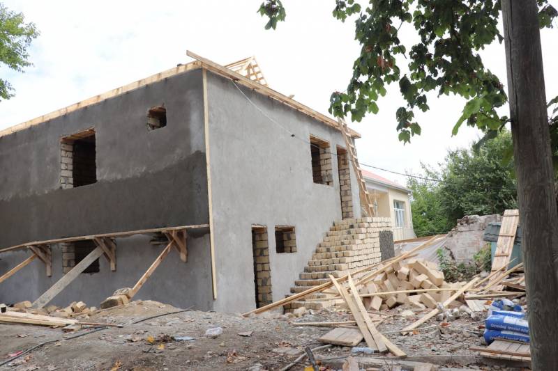 Ev tikmək istəyənlərin NƏZƏRİNƏ: 25 min manatadək CƏRİMƏLƏNƏ BİLƏRSİNİZ