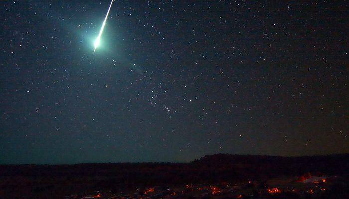 Bakı səmasında böyük meteorit - VİDEO