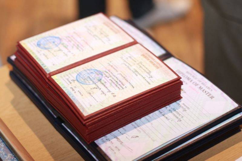 Xaricdə təhsil alan 117 nəfərin diplomu TANINMADI