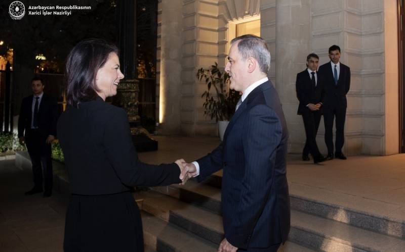 Bakıda Azərbaycan və Almaniya XİN başçılarının görüşü başlayıb