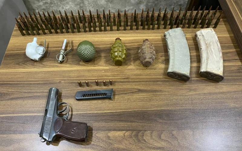 Vətəndaşlar silah-sursatı könüllü olaraq polisə təhvil verdi