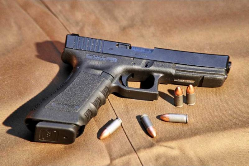 Bakıda tapança satmaq istəyən axtarışda olan şəxs saxlanıldı - VİDEO