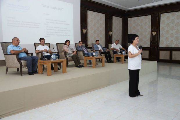 Diaspor Gənclərinin jurnalistlərlə ilk maraqlı debatı - VİDEO