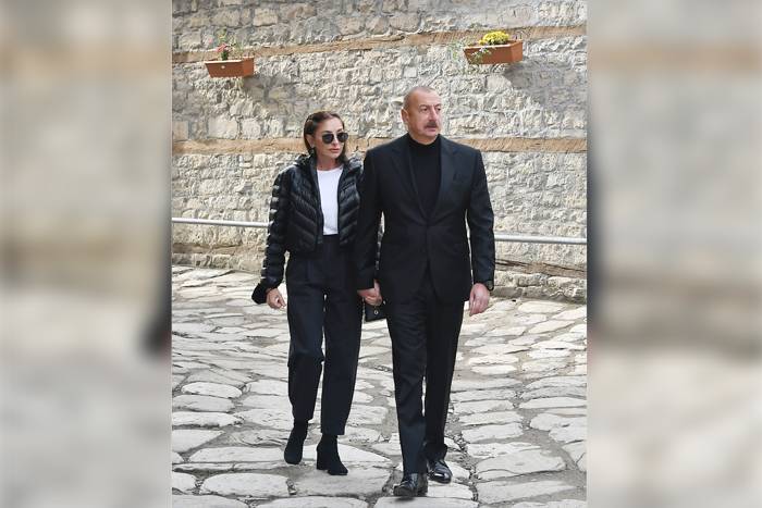 Prezident və xanımı Mamayı məscidində - FOTO