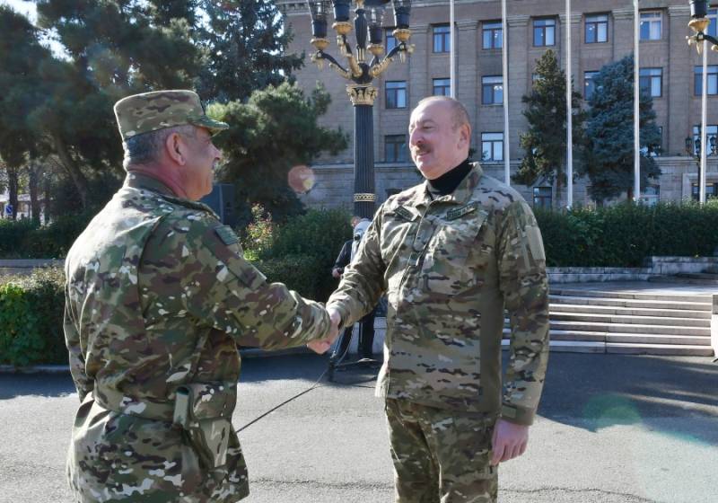 Xankəndi paradına Kərim Vəliyev komandanlıq etdi - FOTOLAR