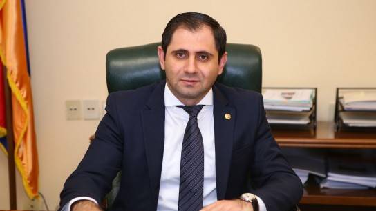 Ermənistanın müdafiə naziri BƏƏ-yə getdi