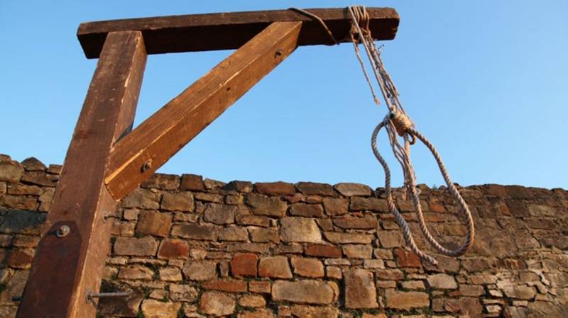 22 qıza təcavüz edən ibtidai məktəb direktoru edam edildi