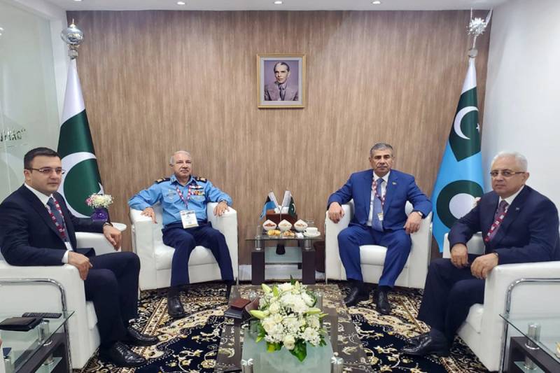 Azərbaycanla Pakistan arasında hərbi əməkdaşlıq müzakirə olundu