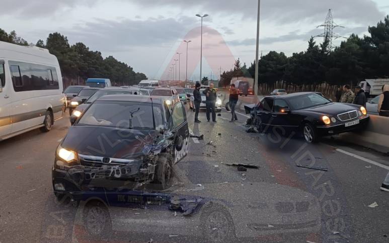 Maşını düzəltmək üçün saxladılar, faciəvi şəkildə öldülər - FOTO