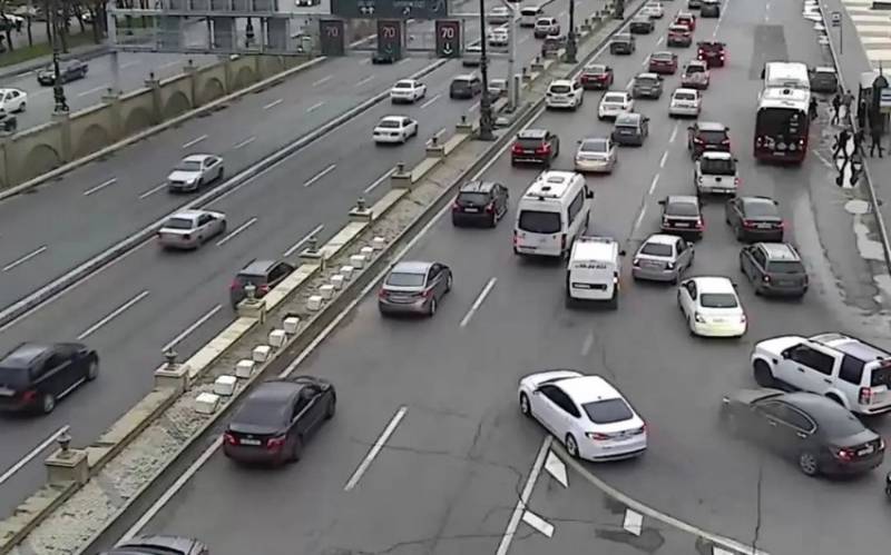 Bakının bəzi yollarında tıxac var - SİYAHI