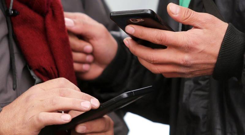 \"İranda “mobil telefonlara nəzarət polisi” yaradılıb\" - Jurnalist