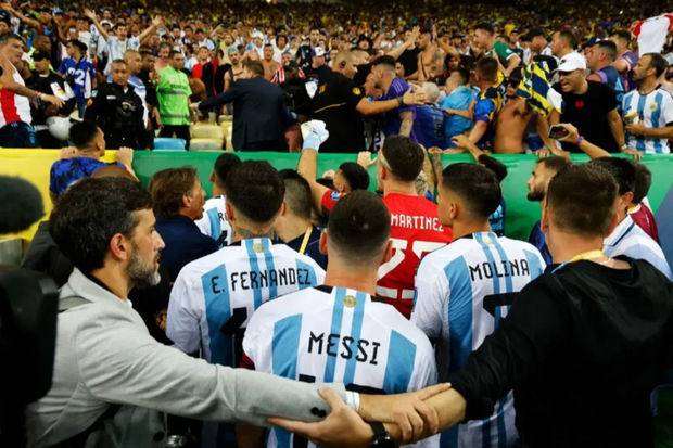 Braziliya - Argentina matçında azarkeşlər dava salıblar - VİDEO