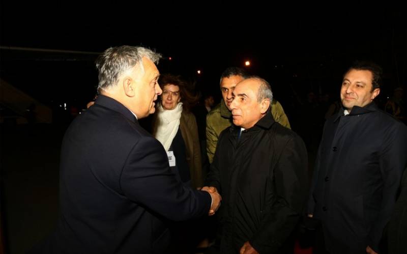 Orban Bakıya gəldi 