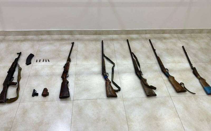 Qanunsuz silahlar polisə təhvil verildi