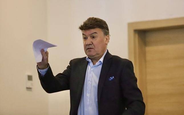 Qurum prezidenti etirazlardan sonra istefa verdi