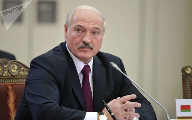 Lukaşenko köməkçisini vəzifədən azad etdi