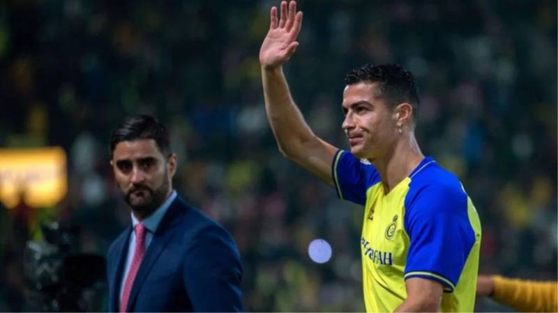 Ronaldo lehine verilmiş penaltini ləğv etdirdi
