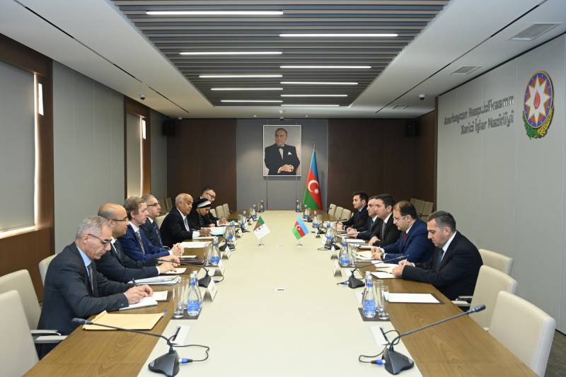Azərbaycan və Əlcəzair arasında siyasi məsləhətləşmələr