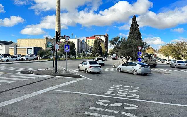 Bu yoldan keçənlər cərimələnəcək - VİDEO