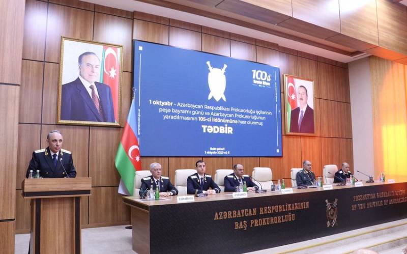 Prokurorluq orqanlarının əməkdaşları mükafatlandırıldı - FOTOLAR