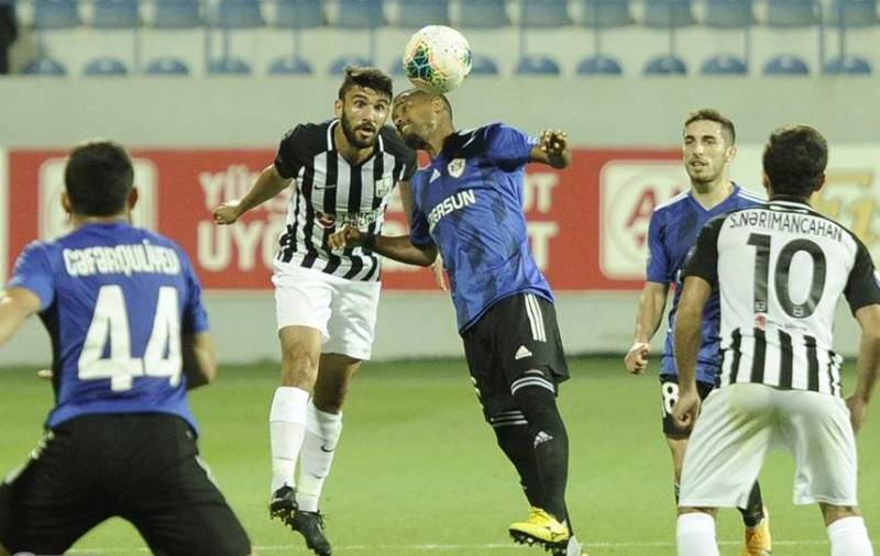 “Neftçi” – “Qarabağ” oyununda iki yubiley qeydə alındı