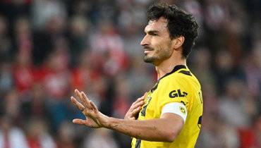 Məşhur futbolçu yeni rekorda imza atdı