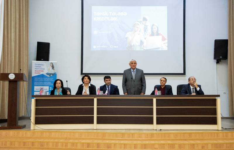 ADU tələbələri təhsil tələbə krediti haqqında məlumatlandırıldı - FOTOLAR
