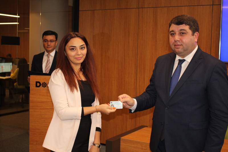 YAP sıralarına yeni qoşulanlara üzvlük vəsiqələri təqdim edildi - FOTOLAR
