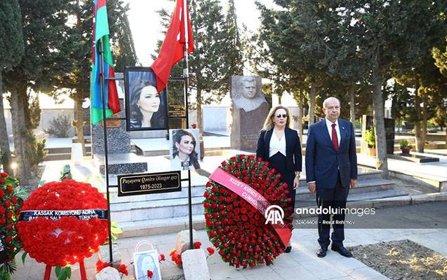 Şimali Kipr Türk Cümhuriyyətinin Prezidenti Qənirə Paşayevanın  məzarını ziyarət etdi