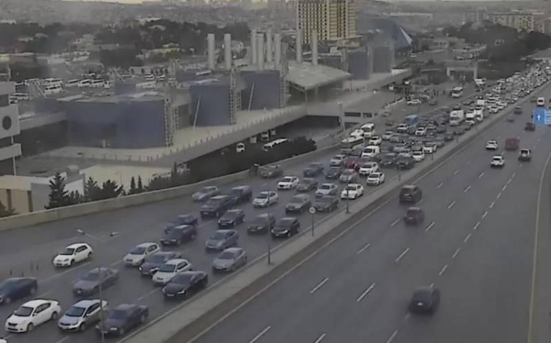 Bakıda bu yollarda tıxac var - SİYAHI