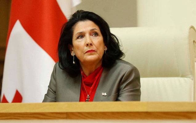 Parlamentdə Zurabişvilinin impiçmenti məsələsi müzakirə olunur