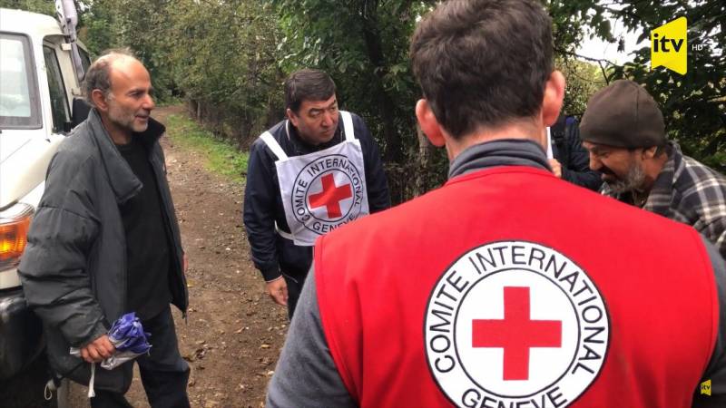 Qarabağda qalan erməni sakinlərə yardım verilib - VİDEO