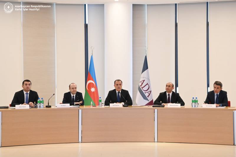 Ceyhun Bayramov avropalı diplomatlarla GÖRÜŞDÜ