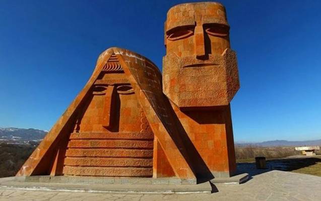 Məşhur \"Tatik-papik\" abidəsinin görünməyən tərəfi - FOTOLAR