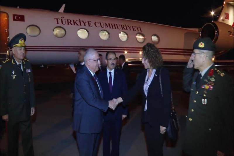 Yaşar Gülər Bakıya GƏLDİ