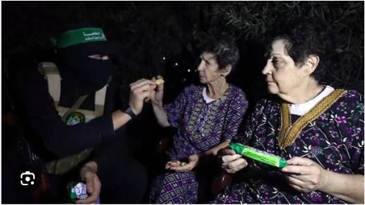 \"HƏMAS\"ın girovluqdan azad etdiyi yaşlı qadınların görüntüləri - FOTO/VİDEO