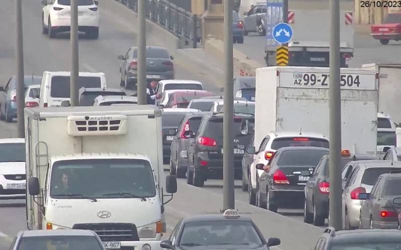 \"Çermet” körpüsünün üzərində qəza: Yolda tıxac yarandı