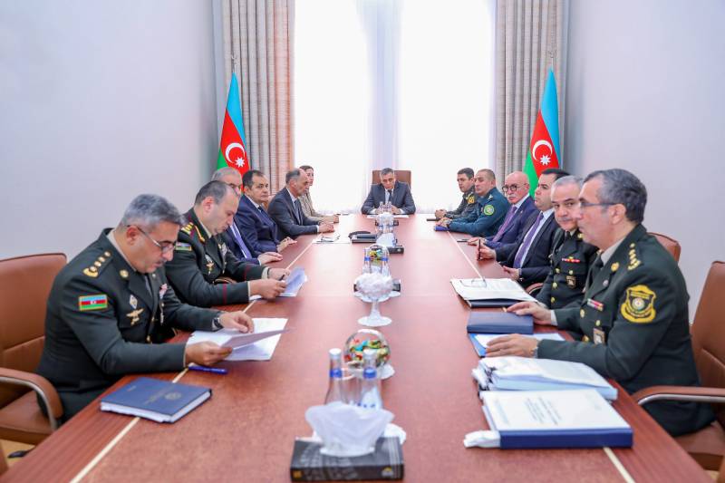 Mərkəzi Çağırış Komissiyasının növbəti iclası keçirildi - FOTOLAR