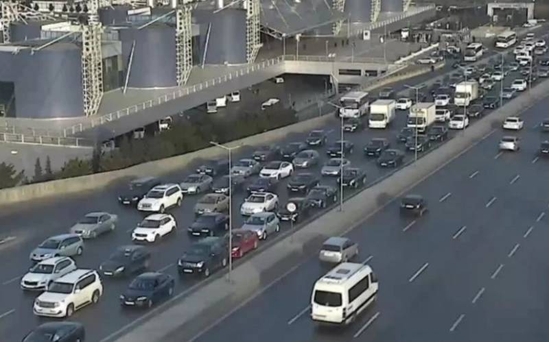 Bakıda bu yollarda tıxac var - SİYAHI