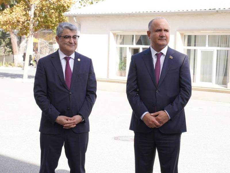 Binəqədidə yerli sakinlərlə görüşlər davam edir - FOTO