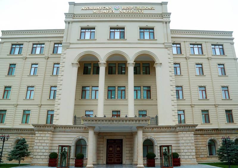 Zakir Həsənov Çin rəsmisi ilə hərbi əməkdaşlıq məsələlərini müzakirə etdi