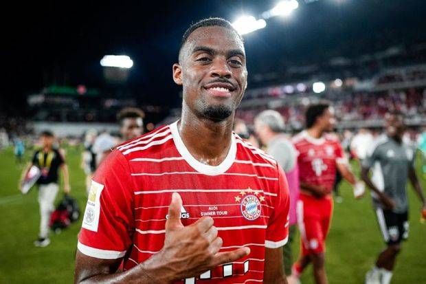 “Liverpul” və “Bavariya” niderlandlı futbolçunun transferində razılaşdılar
