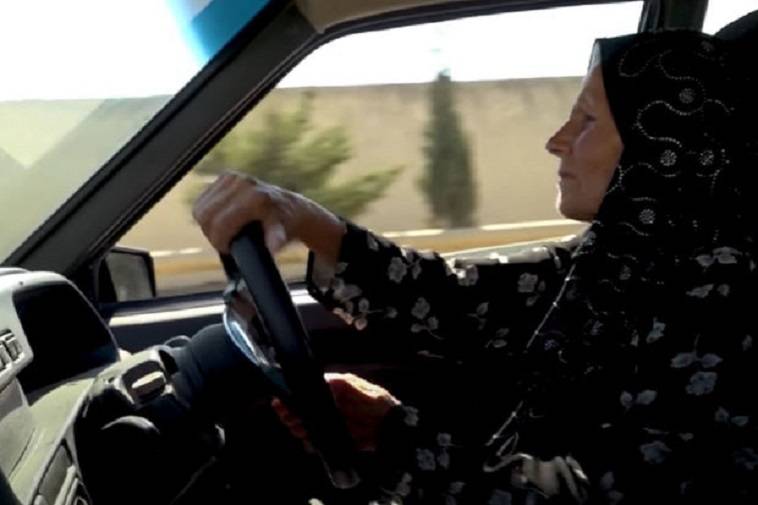 “TikTok”da məşhur olan “avtoş” nənədən maraqlı açıqlamalar - VİDEO