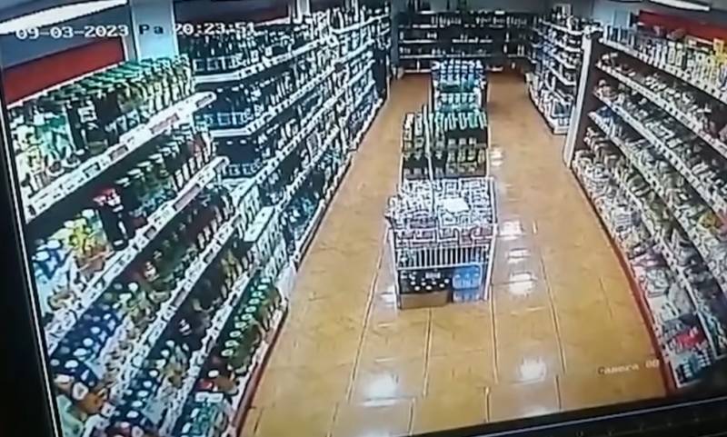 Kürdəmirdə baş verən güclü zəlzələ anı - VİDEO