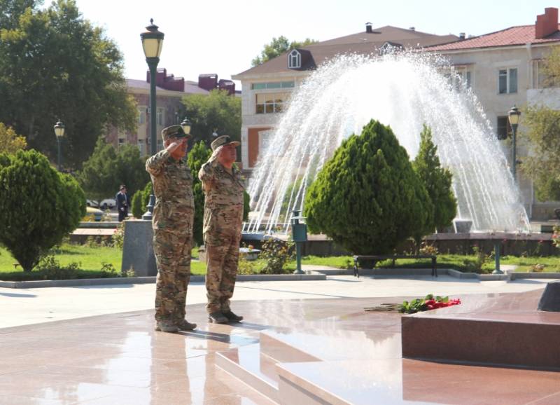 Hərbi prokuror Naxçıvanda hərbçilərlə görüşdü - FOTOLAR