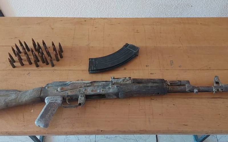Keçmiş məhkumdan \"Kalaşnikov\" avtomatı aşkarlandı - FOTO